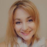 Julie Sickler's Instagram, Twitter & Facebook