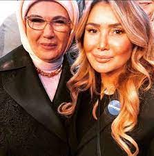 Evcimik studied dance and ballet at the academy of music at mimar sinan university. Unlu Sarkici Yonca Evcimik Ten Emine Erdogan A Ovgu Dolu Sozler Magazin Haberleri