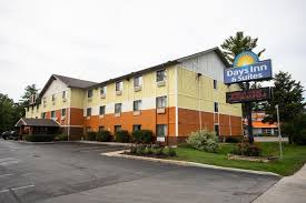 203 cass st corner of state and cass. Days Inn Suites By Wyndham Traverse City Traverse City Updated 2021 Prices