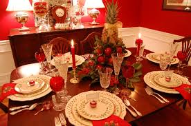 We gathered some of the prettiest table settings we could find for your festive table. 20 Table Setting Ideas For The Holiday Season