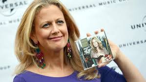 Jetzt unser ticket bundle mit dem album '20' vorbestellen! Brust Raus Bauch Rein Barbara Schoneberger Gibt Die Babsi N Tv De