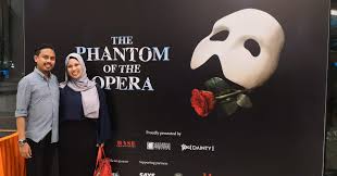 Benedict cumberbatch blog i make stuff occasionally askbox always open users online counter. We Watched Phantom Of The Opera At Istana Budaya But The Chandelier Rosak Ninja Housewife