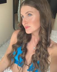 Thank you for everyone who came out to the @strawberryfestvb 🍓! We will  announcing the bikini raffle winner shortly! Stay tuned to  @followingdory_swimwear 's story for updates 🩷