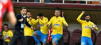 Cei trei stau în anglia, unde lucrează la o. Tatal Lui Alibec Il Face Praf Pe Dica Il Strica Pe Denis Episodul Povestit In Premiera Am Spart Tv Ul De Nervi Sport Ro