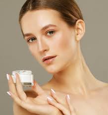 1,447 Woman Jar Head Stock Photos