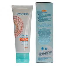 Berikut ini beberapa produk wardah yang ditujukan untuk kulit berminyak : Wardah Sunscreen Gel Spf 30 Jakarta Kosmetika