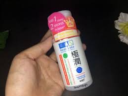Menurut penjelasan dokter kulit nancy samolitis, hyaluronic acid adalah molekul gula yang secara alami ada di kulit dan jenis jaringan. Yuk Mengenal Hyaluronic Acid Ratunya Kandungan Skincare