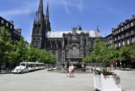 We enjoy rural beauty with hikes, bikes, kayaking, pretty villages and good food. Location Bus Avec Chauffeur Clermont Ferrand Tarif En Ligne
