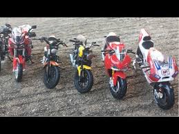 Įkvėptas „youtube maisto gaminimo pamokų, „f&w's grace parisi sukuria nuostabius pasaulinius patiekalus. Maisto Diecast Motorcycle Toy Models Unboxing Youtube