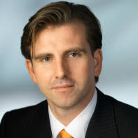 Familie Nagy (KommR Leo Nagy Senior, Elisabeth und Geschäftsführer KommR Leo  Nagy) erhielt den Handelshermes 2014 für 90-jährige erfolgreiche  Unternehmensführung von Wirtschaftskammer Präsident Walter Ruck (li.) und  Handels-Spartenobmann KommR Erwin ...