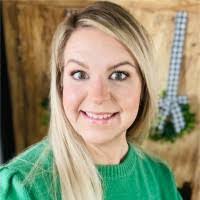 Liz Roark's Instagram, Twitter & Facebook