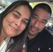 What else did you see in this swing? 👀 #xbh #softball #ncaa #lsu #tigers