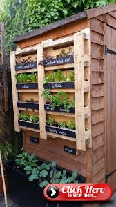 Vertical Garden Made With Pallet Ediblegardensdesigns Garden Made With Palette Europaletten Garten Vertikaler Garten Paletten Garten