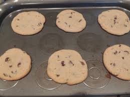Sweet and saltines trisha yearwood s recipe for crack. Garth Brooks Trisha Yearwood And Peanut Butter Chocolate Chip Cookies The Mrs With The Dishes