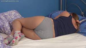 Peeing the bed porn