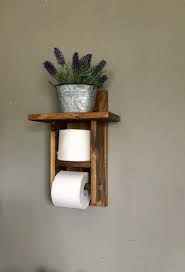 ✓ livraison en 24/48h ! Photo De La Serie La Casa De Papel Porte Papier Toilette Porte Papier Toilette Ferme Decor De Salle De Bain Porte Rouleau De Papier Toilette Porte Papier Toilette Bois