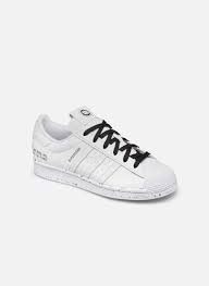 Pataugas présente plusieurs modèles alliant qualité et confort pour vos pieds. Basket Blanche Femme Sarenza