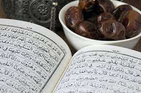 Baca surat al hujurat lengkap bacaan arab, latin & terjemah indonesia. Surah Al Hujurat Ayat 12 Tulisan Arab Dan Terjemahan Belajar Husnudzon Terhadap Segala Hal Yang Terjadi Portal Jember
