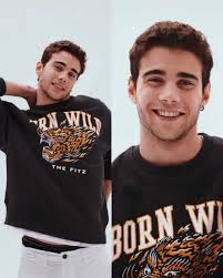 10 Pesona Julio Peña, Pemeran Ares di Film Through My Window