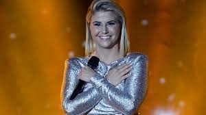En uno de los destinos del inicio de esta competencia, cartagena, nuestras celebridades retornaron esta vez quizá en uno de los retos más importantes. Beatrice Egli In Koch Show Bei Sky Ziemlich Heiss Hier Lasst Die Sangerin Nichts Anbrennen News De