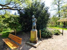 Es ist eine großartige idee, ihren garten zu unterteilen, um verschiedene pflanzenarten in verschiedenen abschnitten zu pflanzen und eines jener botanischer. Botanische Garten Marburg Marburg In Hessen