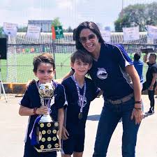 Paola rojas se volteó en un kayak en el mar junto a sus gemelos agencia | 04/08/2016 | 09:27 por estar viendo delfines, paola rojas sufrió un accidente mientras convivía con sus hijos Como Muy Pocas Veces Zague Ha Publicado Una Fotografia Junto A Sus Hijos