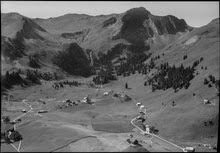 It lies at 1,300 metres in the swiss canton of schwyz, and has about 100 inhabitants. Stoos Wikipedia