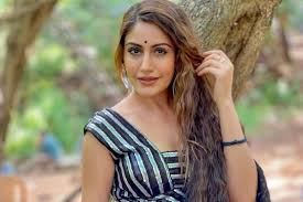Surbhi chandna (born 11 september 1989) is an indian television actress known for her portrayal of annika oberoi in ishqbaaaz and bani singhania in naagin 5. Surbhi Chandna Shares Saree Look From Naagin 5 Netizens Are Crushing On Her