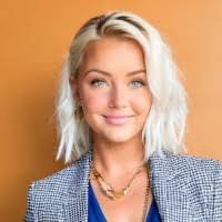 Samantha Maxey's Instagram, Twitter & Facebook