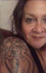 Not even trying to sound weird here met someone today never seen them in  cambridge before really tatted out goth chick black and blonde hair Huge  throat tattoo? Just trying to reach