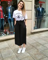 Best 37 Ideas About How To Wear Culottes With Flats Glossyu How To Wear Culottes Cullotes Outfit Casual Black Cullotes Outfits