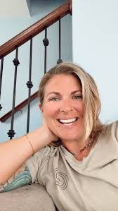 Heather Curran's Instagram, Twitter & Facebook