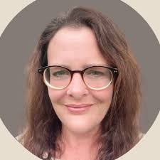 Tara Marker's Instagram, Twitter & Facebook