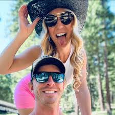 Amber Dunmire's Instagram, Twitter & Facebook