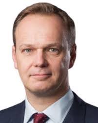 Daniel Lavender's Instagram, Twitter & Facebook