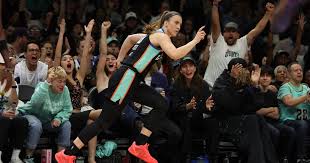 WNBA playoffs live scores, updates: Dream and Liberty battling in close Game 3, Valkyries-Aces still to come