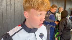 Hov. , Det er vist ikke en køredragt til...