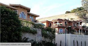 Pas peu fier du résultat, le chanteur a publié dimanche le résultat sur les réseaux sociaux, ainsi que la photo originale qui a servi de modèle au. La Villa Americaine De Laeticia Hallyday A Vendre Pour 15 Millions D Euros Capital Fr