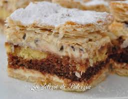 Cospargere un foglio di carta forno con dello zucchero a velo. Millefoglie Con Chantilly E Salsa Al Cacao Le Delizie Di Patrizia