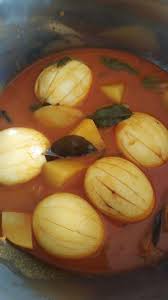 Masak sampai minyak mulai meninggalkan pasta kari. Resepi Kari Telur Ayam