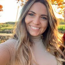 Sarah Willan's Instagram, Twitter & Facebook