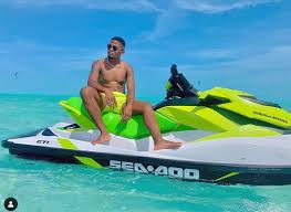 Leon patrick bailey is a jamaican professional footballer who plays as a winger for bundesliga club bayer leverkusen and the jamaican nation. Leon Bailey Wiki 2021 Girlfriend Salary Tattoo Cars Houses And Net Worth