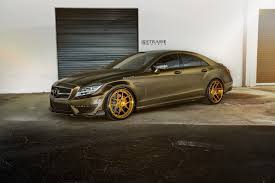 Mercedes Amg Cls63 Looks Sick With Those Strasse Forged Rims Mercedes Amg Cls63 Is Used By Strasse Wheels In Order To Present Their Sm5 Deep Concave Wheels Bilar