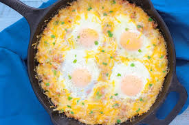 Pour the corned beef hash mixture into the skillet and press the contents firmly into the pan. Corned Beef Hash And Eggs Pumpkin N Spice