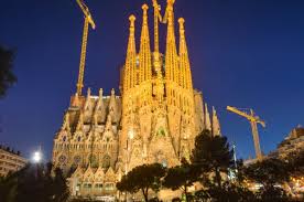 Bis 2026 soll die kirche sagrada familia in barcelona fertiggestellt sein. Sagrada Familia Fertigstellung In 10 Jahren Easyvoyage