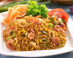 Selain rasanya yang nikmat, cara membuat nasi goreng terbilang sangat mudah dan tidak butuh waktu lama. Resep Masakan Indonesia Resep Nasi Goreng Seafood Cumi Cumi Dan Udang