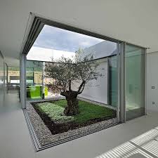 Olive House By Log Urbis Homeadore Courtyard Design Patio Interior Interior Garden