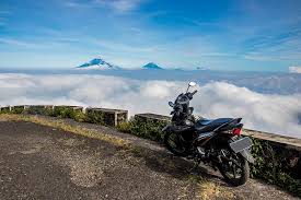 Video viral gunung rowo bergoyang ya ini adalah salah satu video yang lagi viral ditahun 2021 gunung rowo indir, gunung rowo videoları 3gp, mp4, flv mp3 gibi indirebilir ve indirmeden izleye ve. Viral Video Warganet Kangen Naik Motor Ke Puncak Gunung Telomoyo Halaman All Kompas Com