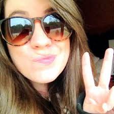 Amanda Coutu's Instagram, Twitter & Facebook