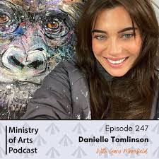 Danielle Tomlinson's Instagram, Twitter & Facebook